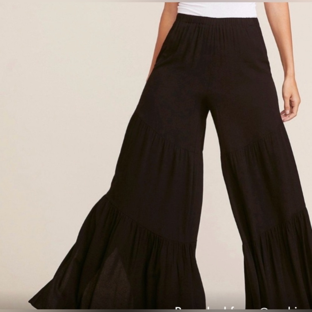 NWT BB Dakota by Steve Madden Elastic Waist Exaggerated Flare Pant Black Size M - Picture 2 of 11